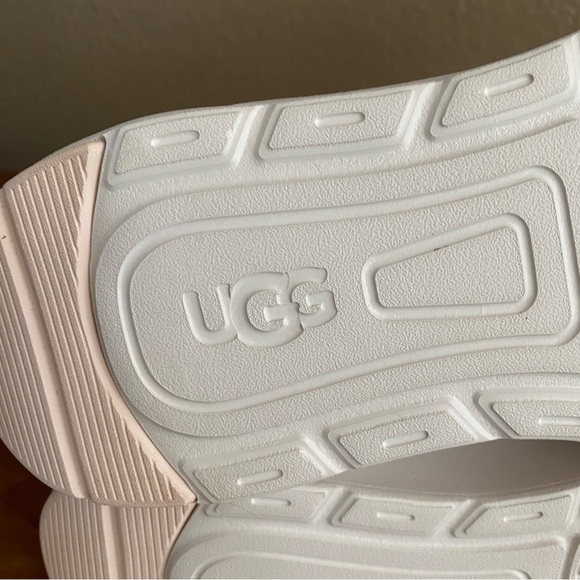 UGG LA Flex Pink Rose Women Slip On Athletic Sneakers - Size 6.5 - like new! - Picture 7 of 14